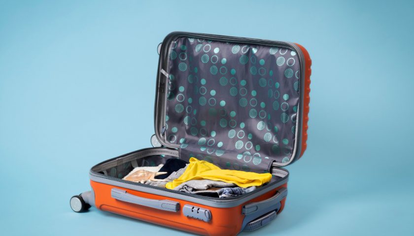 un sac de voyage ouvert